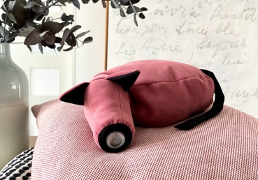 Preview: leseleuchte-henry-fuer-die-schulter-leseschwein-ideales-licht-zum-lesen-rosa-design-made-in-germany-hergestellt-in-deutschland